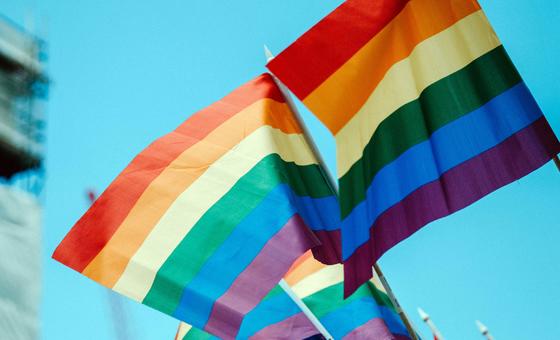 Mois des fiertés : l’ONUSIDA réclame la décriminalisation des relations entre personnes du même sexe